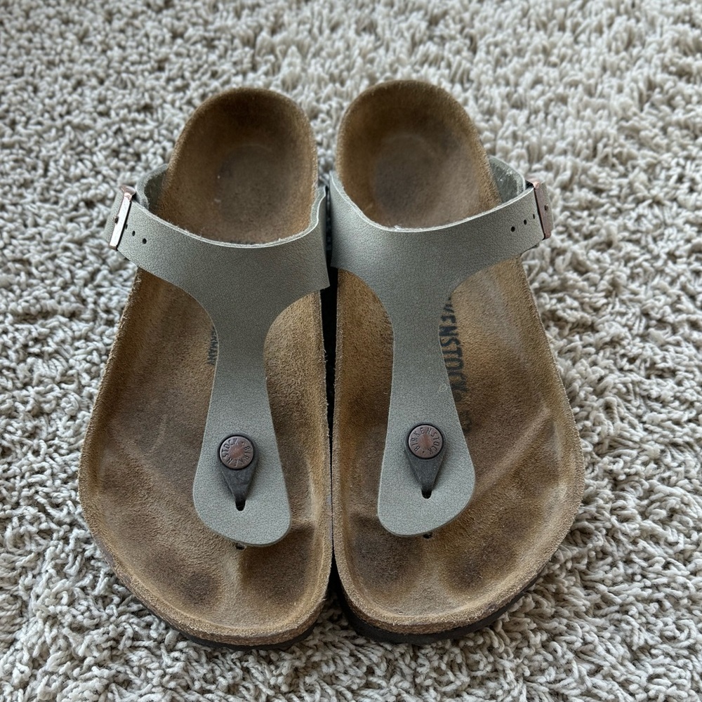 Birkenstocks Gizeh size 38